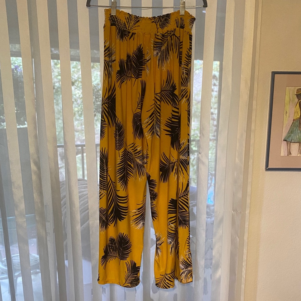 West Loop Yellow and Black Leaf Print Wide Leg Pants